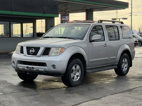 Used 2006 Nissan Pathfinder SE w/ (P01) Se Premium Pkg image 6