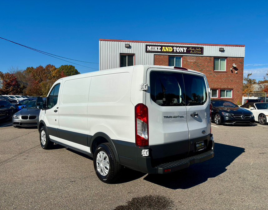 Used 2018 Ford Transit 250 130 Low Roof RWD image 9