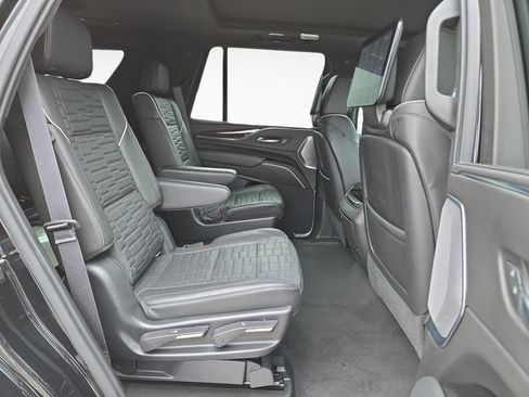 Used 2021 Cadillac Escalade Sport Platinum w/ LPO, ONYX Package AWD/4WD image 37