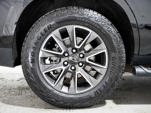 Used 2022 Chevrolet Tahoe Z71 w/ Z71 Off-Road Package AWD/4WD image 41
