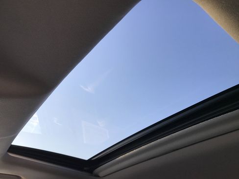 Used 2015 Toyota Highlander XLE image 25