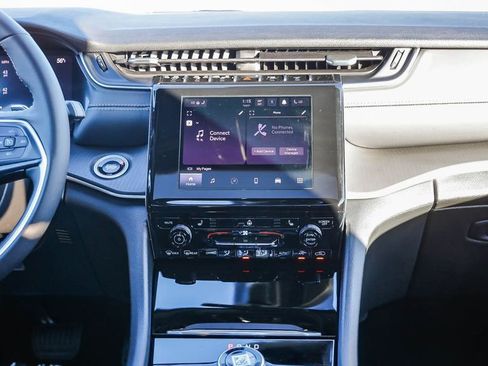 New 2025 Jeep Grand Cherokee Altitude image 14