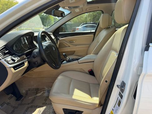 Used 2011 BMW 550i xDrive Sedan AWD/4WD image 28