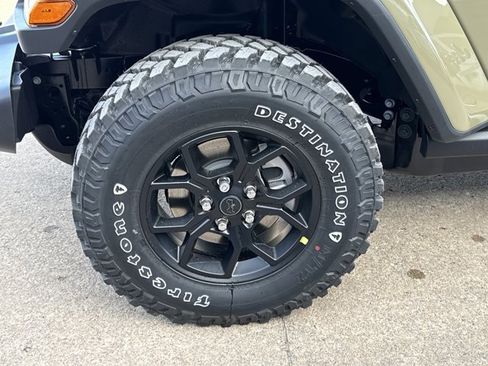 New 2026 Jeep Gladiator Willys image 13