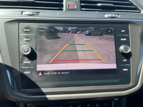 Used 2019 Volkswagen Tiguan SE FWD image 21