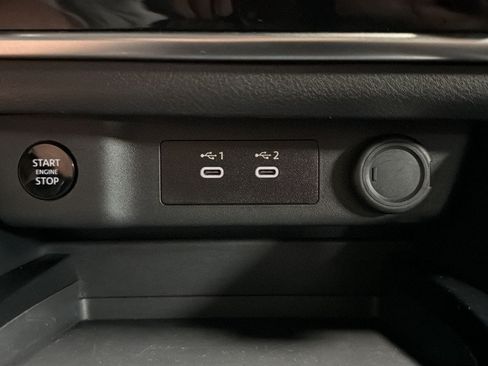 Used 2024 Nissan Rogue S FWD image 27