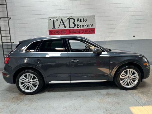 Used 2018 Audi Q5 2.0T Premium Plus w/ Premium Plus Package AWD/4WD image 2