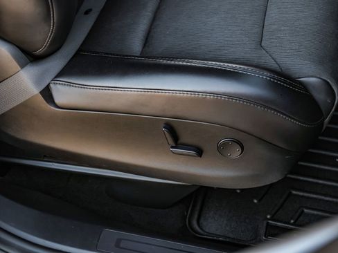 Used 2018 Tesla Model X 75D image 28