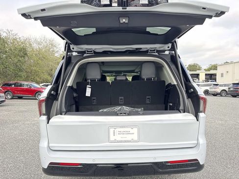 New 2025 Lincoln Navigator Reserve image 11