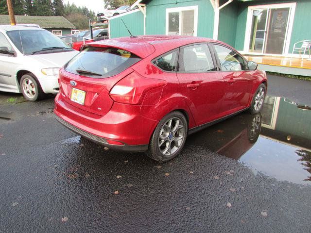 Used 2014 Ford Focus SE w/ Equipment Group 201A FWD image 3