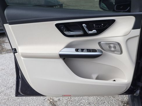 Used 2023 Mercedes-Benz GLC 300 4MATIC image 14