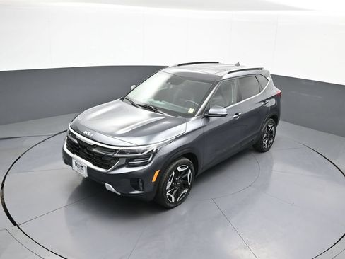 Certified 2025 Kia Seltos SX w/ SX Sunroof Package AWD/4WD image 35