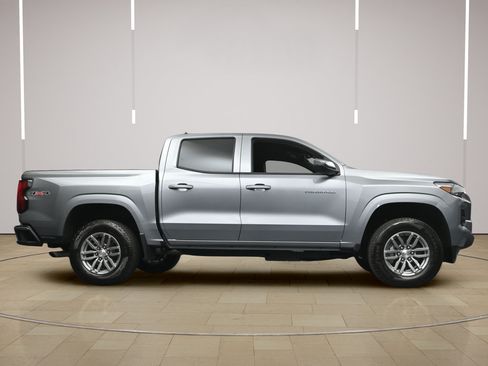 Used 2026 Chevrolet Colorado LT w/ Advanced Trailering Package AWD/4WD image 27