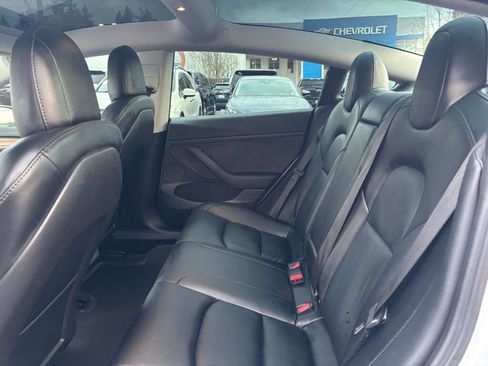 Used 2023 Tesla Model 3 Standard Range image 14