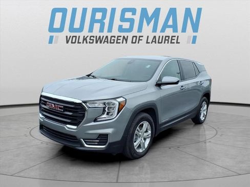 Used 2024 GMC Terrain SLE image 7