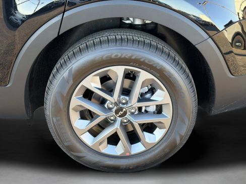 New 2025 Kia Telluride LX image 10