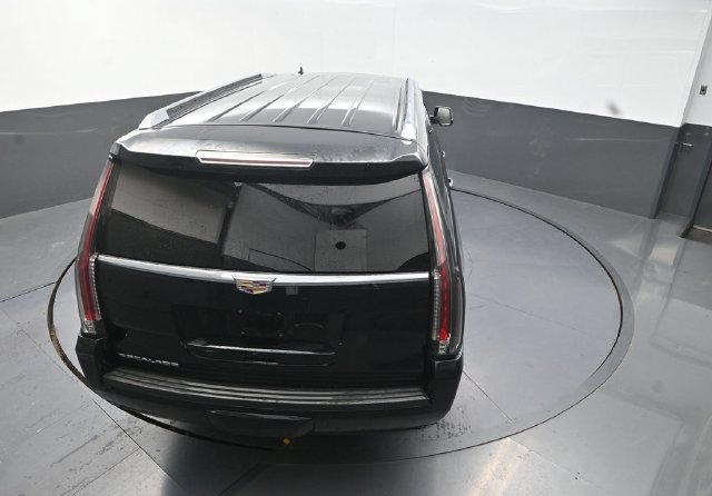 Used 2020 Cadillac Escalade ESV Premium Luxury AWD/4WD image 29