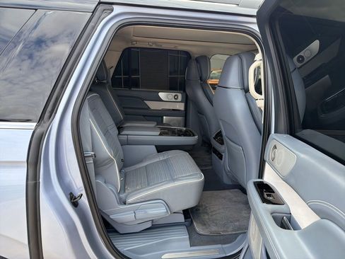 Used 2023 Lincoln Navigator L Black Label AWD/4WD image 28
