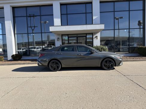 New 2026 Hyundai Elantra SEL Sport Premium image 3