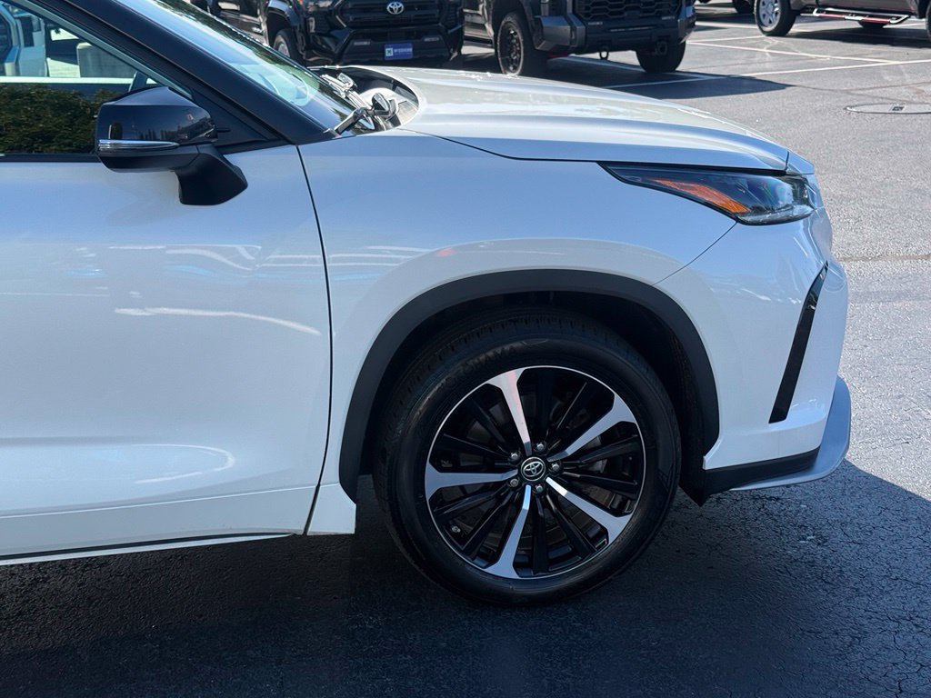 Certified 2021 Toyota Highlander XSE AWD/4WD image 11