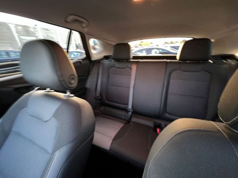 Used 2025 Chevrolet Trax LT w/ LT Convenience Package image 37