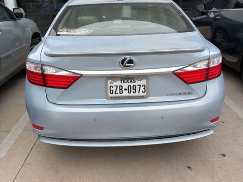 Used 2013 Lexus ES 300h w/ Luxury Pkg FWD image 6