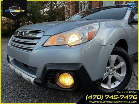 Used 2013 Subaru Outback 2.5i Limited image 2