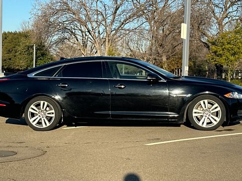Used 2015 Jaguar XJ L Portfolio image 3