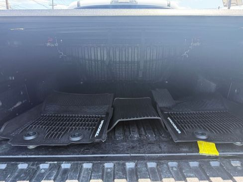 Used 2018 Toyota Tacoma SR5 AWD/4WD image 31