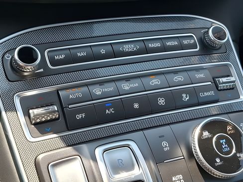 Used 2022 Hyundai Santa Fe SEL w/ Convenience + Premium Package AWD/4WD image 17