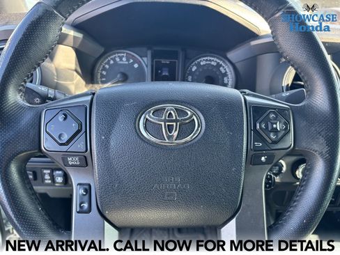 Used 2017 Toyota Tacoma TRD Off-Road image 13