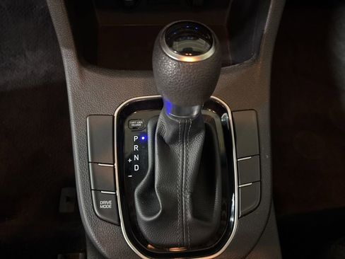 Used 2020 Hyundai Elantra GT FWD image 22