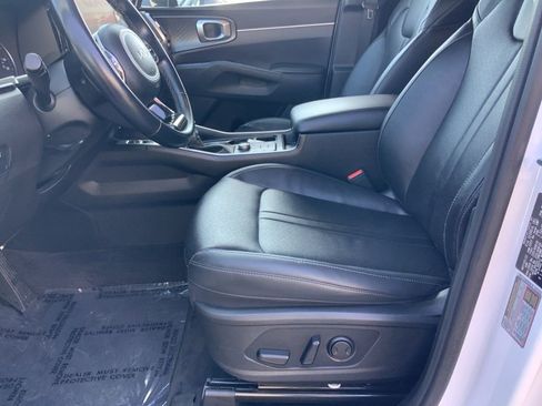 Used 2022 Kia Sorento S FWD image 14