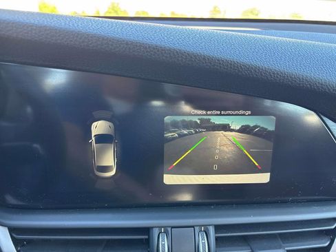 Used 2017 Alfa Romeo Giulia AWD image 19