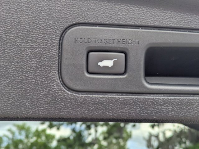 Used 2023 Acura MDX w/ Advance Package AWD/4WD image 12