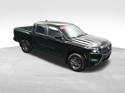 Used 2025 Nissan Frontier SV w/ SV Convenience Package RWD image 39