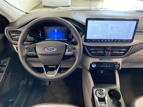 Used 2023 Ford Escape Active w/ Tech Pack #1 AWD/4WD image 13
