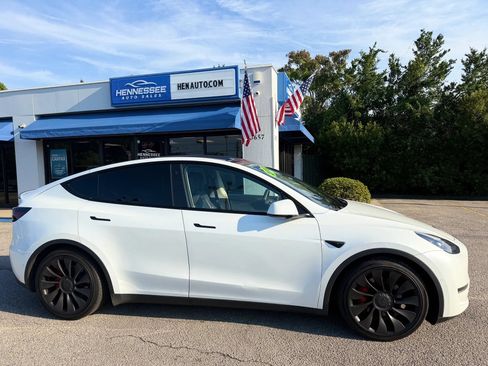 Used 2022 Tesla Model Y Performance AWD/4WD image 14