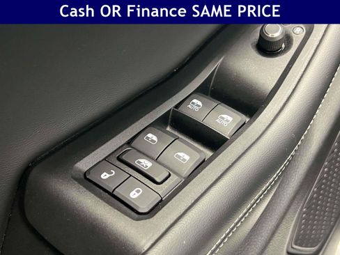 Used 2025 Jeep Grand Cherokee Laredo X w/ Luxury Tech Group I AWD/4WD image 19