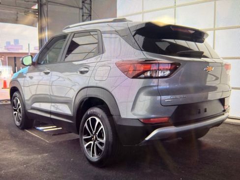 Used 2025 Chevrolet TrailBlazer LT AWD/4WD image 3