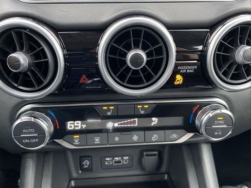 New 2025 Nissan Sentra SR w/ Lighting Package image 18