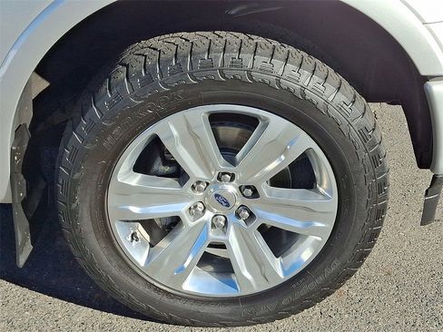 Certified 2018 Ford F150 Platinum w/ Equipment Group 701A Luxury image 9