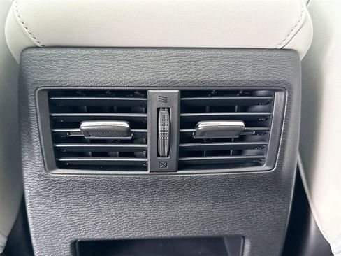 New 2026 Mitsubishi Outlander SE image 27