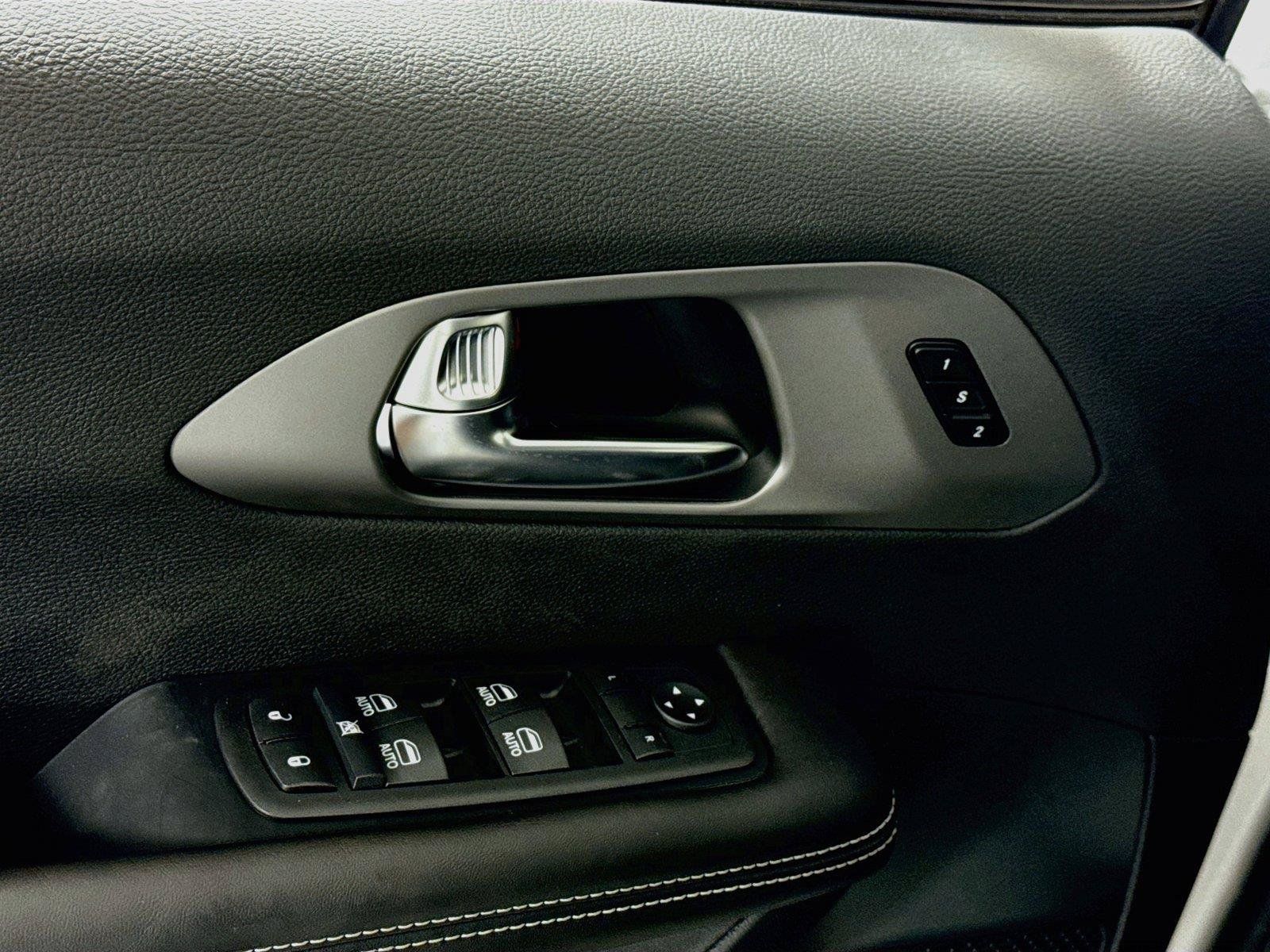 New 2027 Chrysler Pacifica Select AWD/4WD image 11