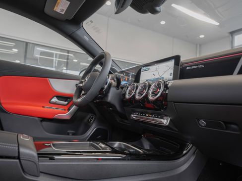 New 2025 Mercedes-Benz CLA 45 AMG 4MATIC image 18