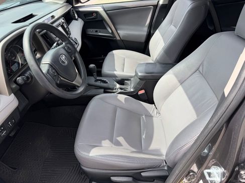 Used 2015 Toyota RAV4 LE FWD image 22