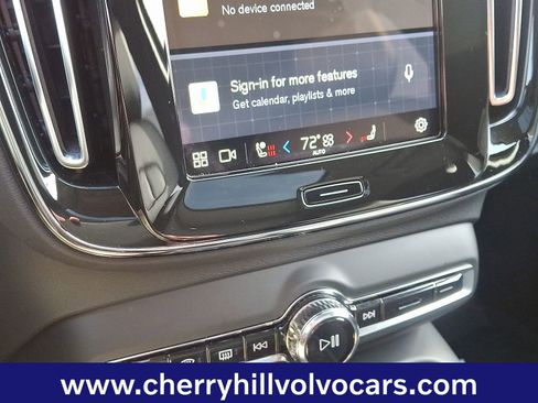 Certified 2025 Volvo XC40 B5 Plus w/ Protection Package Premier image 17