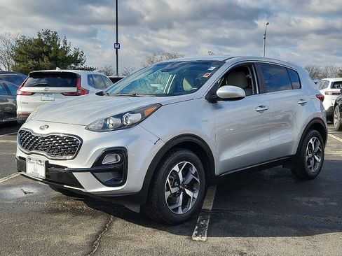 Used 2020 Kia Sportage LX image 3