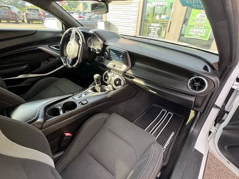 Used 2017 Chevrolet Camaro LT RWD image 15