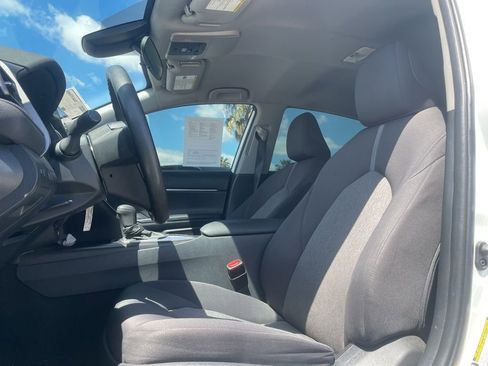 Used 2022 Toyota Camry LE image 7